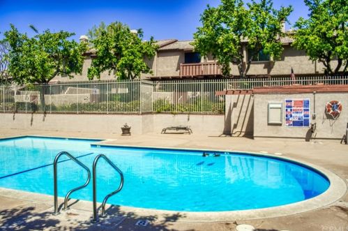 2409 Chandler Ave, Simi Valley CA  93065-1955 exterior