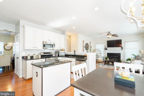 179 Colonial Dr, Charles Town WV  25414-4498 exterior