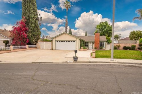 10764 Parliament Ln, Riverside, CA 92503-5232