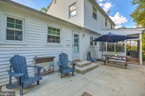 15 Lopatcong Dr, Trenton NJ 08638-1317 exterior