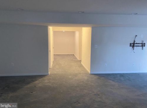 118 Un Rdg Dr, Charles Town WV 25414-4937 exterior