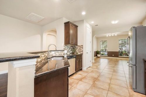 201 Desert Primrose Dr, Austin TX  78748-4031 exterior