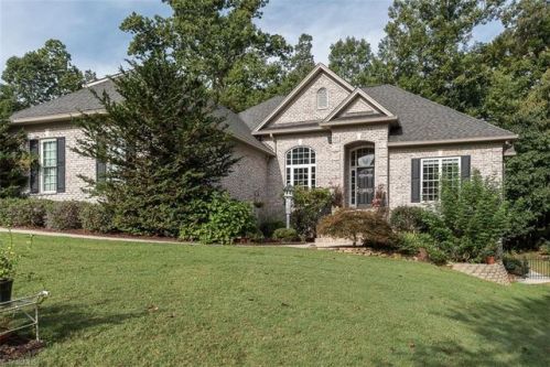 605 Greyrock Rd, Whitsett, NC 27377-9225