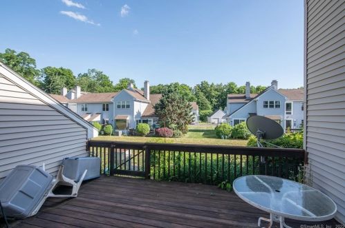 14 Thistle Way, East Windsor CT  06016-9419 exterior