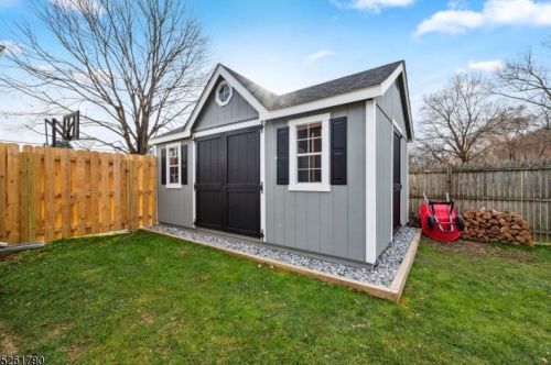 203 Hamilton Dr, Hackettstown NJ  07840-1327 exterior
