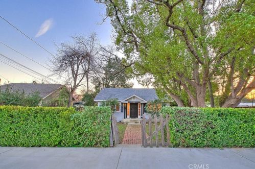 606 Sacramento St, Altadena, CA 91001-3026