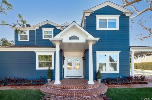 1300 8th St, Manhattan Beach, CA 90266-6044