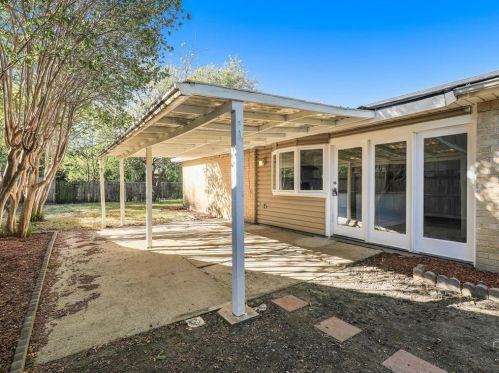 2030 Victoria Rd, Carrollton TX 75007-3120 exterior