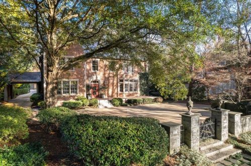 2943 Habersham Rd, Atlanta GA  30305-2847 exterior