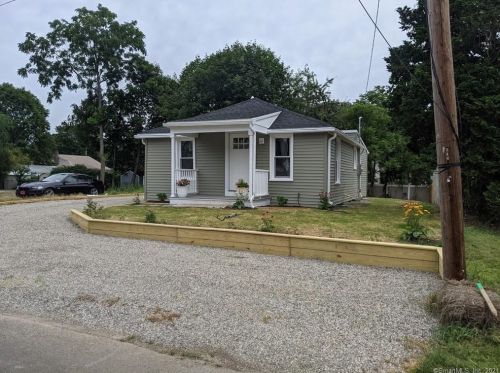 36 Catlin Pl, Huntington CT  06484-4404 exterior
