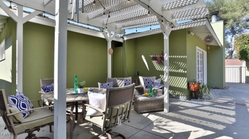 2347 Caracas St, Glendale CA  91214-3004 exterior