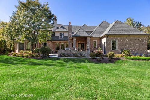 6403 Garfield Ave, Willowbrook IL  60527-5237 exterior