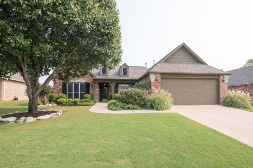 15207 88th Pl, Owasso, OK 74055-8482