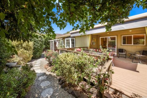 317 Mountain View Dr, Healdsburg, CA 95448-4316