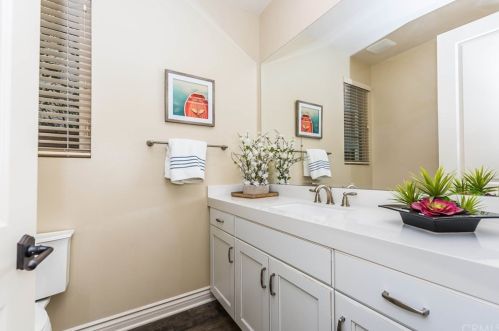 18 Shadybend, Irvine CA  92602-0844 exterior