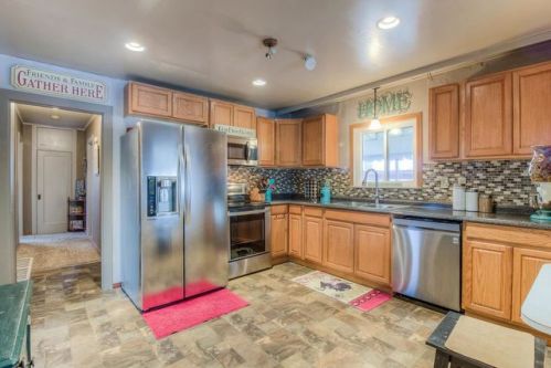 1091 Northbank Rd, Outlook, WA 98938-9601
