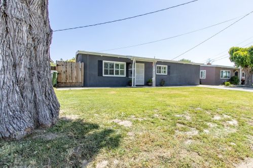 921 Rose St, Turlock, CA 95380-5533