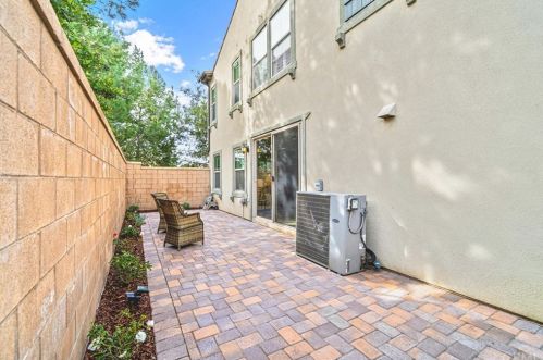 34 Latitude, Irvine CA  92618-8821 exterior