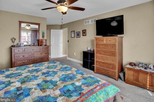 70 Pne Crk Dr, Carlisle PA  17013-9675 exterior