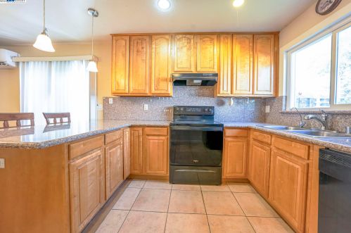 8310 Forest St, Gilroy, CA 95020-4536