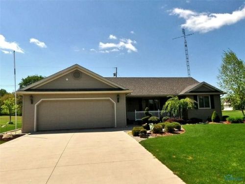 307 Michigan St, Pioneer, OH 43554-7883