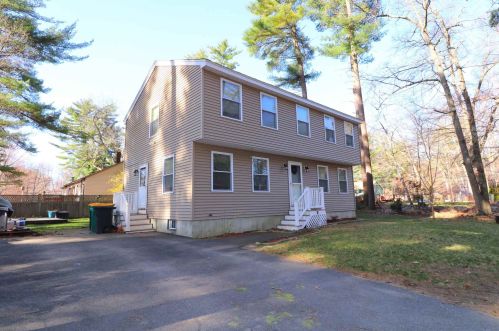 14 1st St, Kingston, NH 03848-3701