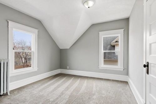 1450 Charles Ave, Saint Paul MN  55104-2401 exterior