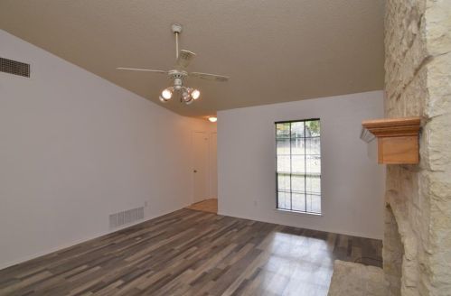 8524 Birmingham Dr, Austin, TX 78748-6402