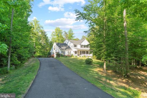 42 Serene Hills Dr, Fredericksburg, VA 22406-4088