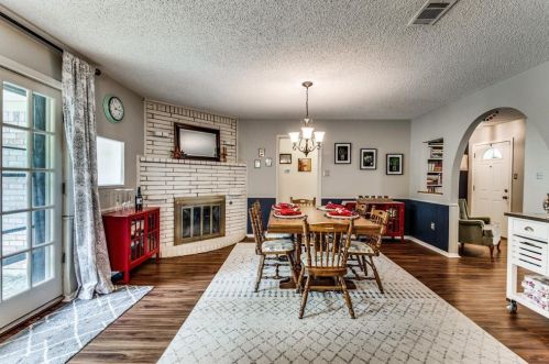 2119 Royal Oaks Dr, Irving TX 75060-5130 exterior