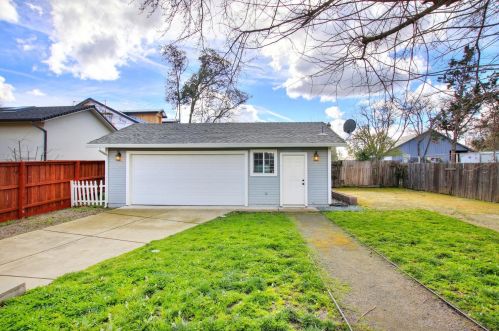 8960 Central Ave, Citrus Heights CA  95662-4102 exterior