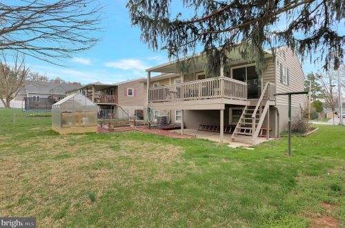 60 Baugher Dr, Hanover PA 17331-4004 exterior