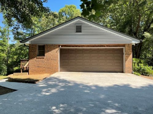 3285 Squire Ln, Conyers GA 30094-3540 exterior