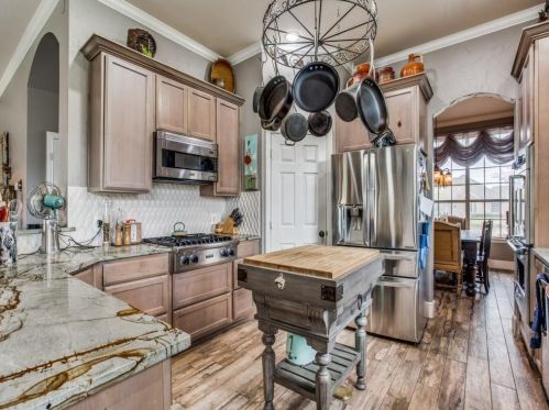 4401 Bay Vly Dr, Garland TX  75043-1874 exterior