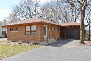 145 Madison St, Oswego, IL 60543-9471