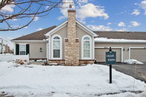 650 Schumann St, Bull Valley, IL 60098-8162