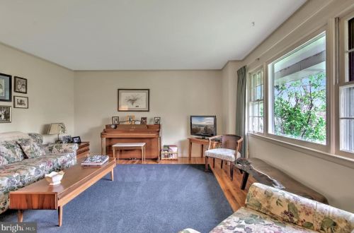 2 Metekunk Dr, Trenton, NJ 08638-1314