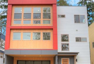 9607 Slater Ave, Kirkland, WA 98033-5864