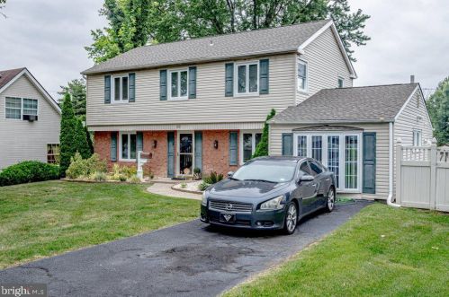 56 Mandolin Ln, Willingboro, NJ 08046-2808