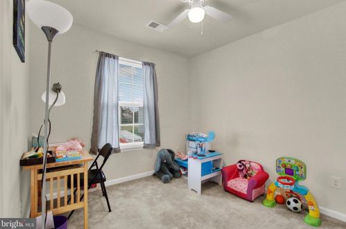 34 Ctr St, Hanover PA 17331-2828 exterior