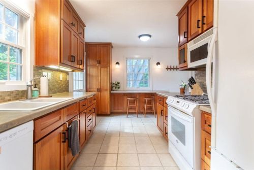 1616 Demont Ave, Saint Paul MN  55109-2112 exterior