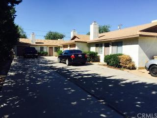 16511 Chestnut St, Hesperia CA  92345-3212 exterior