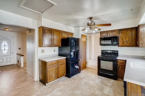 1595 Vaughn Cir, Aurora CO 80012-5316 exterior