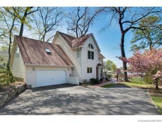 7 Cottage St, Branford, CT 06405-5003