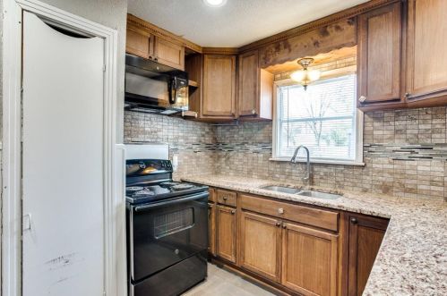 2309 Bonnie Brae Ave, Fort Worth TX  76111-5103 exterior