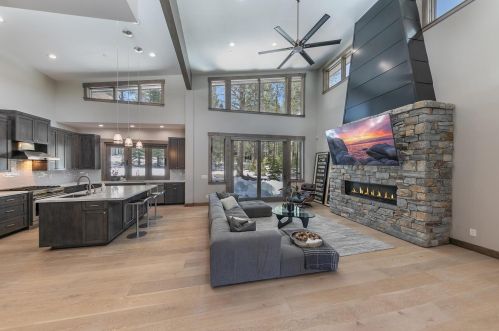 11680 Ghirard Rd, Truckee, CA 96161-2775