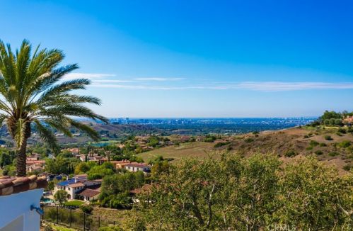 20 Black Falcon, Irvine CA  92603-0420 exterior