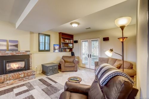 1048 Parkview Dr, Fort Collins CO  80525-2873 exterior