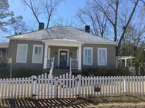 372 Johnson St, Madison, GA 30650-1609