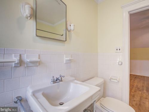 12500 Meadowood Dr, Silver Spring MD 20904-2928 exterior